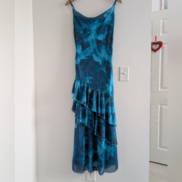 Blue Tones Tropical Ruffle Dress - Picture 4 of 10